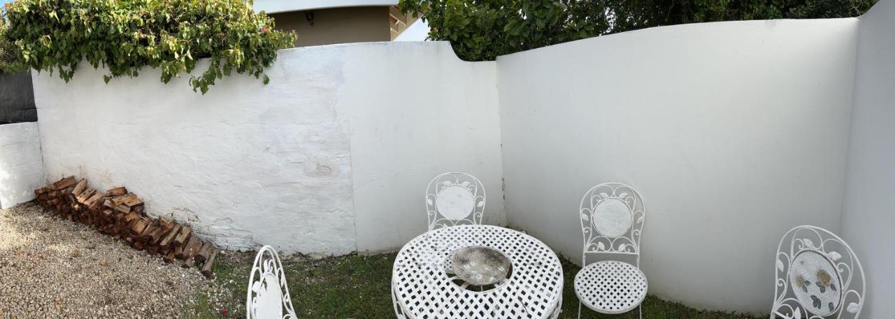 De La Fontaine Guest Cottage And Pool View Luxury Suite Плетенбърг Бей Екстериор снимка