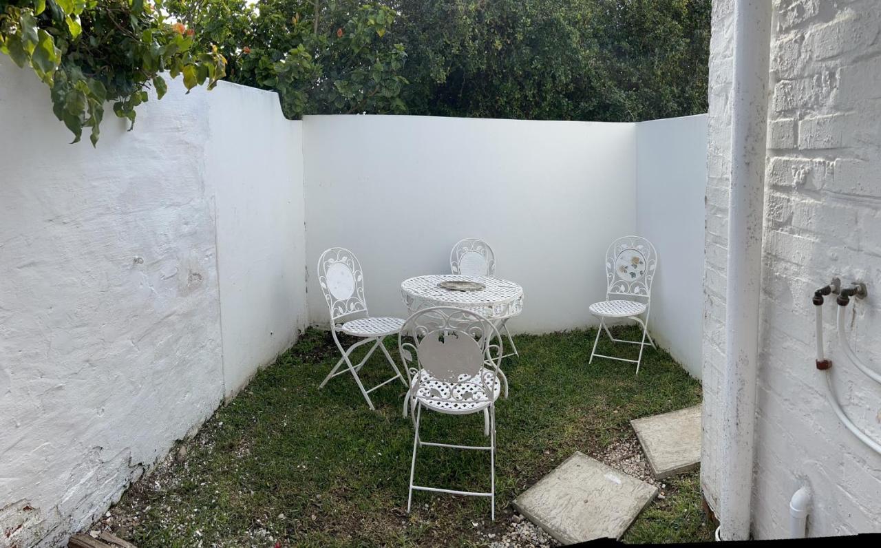 De La Fontaine Guest Cottage And Pool View Luxury Suite Плетенбърг Бей Екстериор снимка